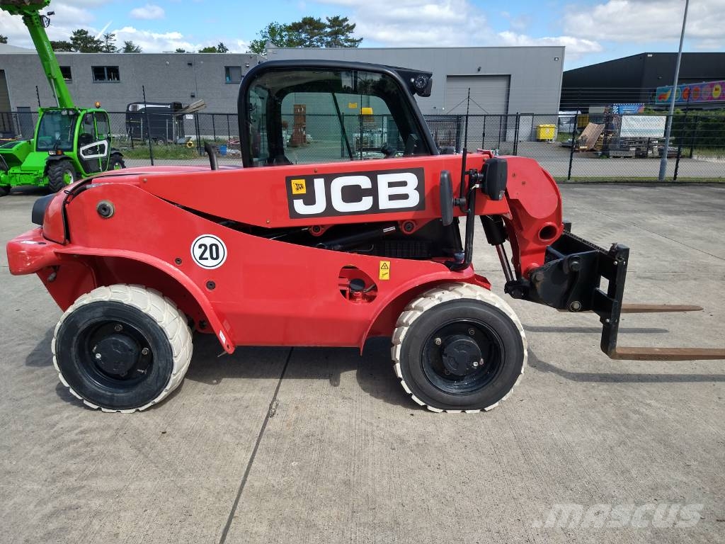 JCB 520-40 4WS (143) Telescopic handlers
