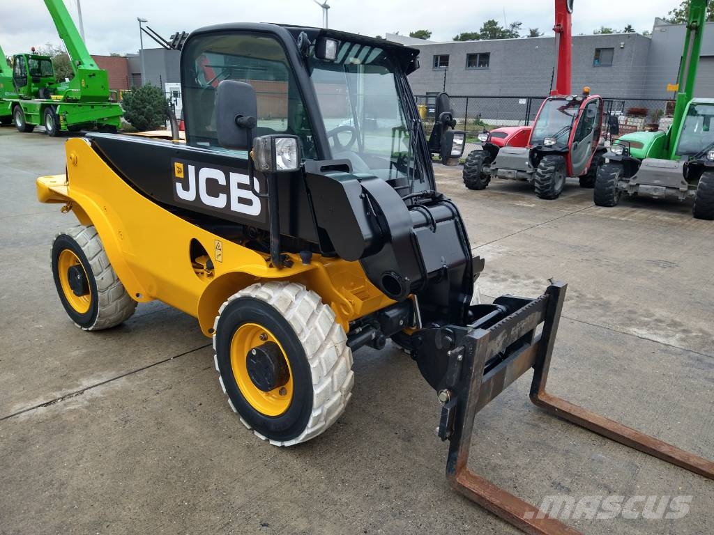 JCB 520-40 4WS (143) مناولات متداخلة
