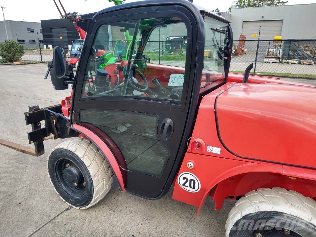 JCB 520-40 4WS (143) Telescopic handlers