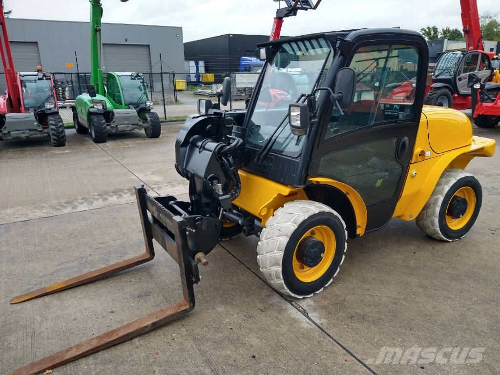 JCB 520-40 4WS (143) مناولات متداخلة