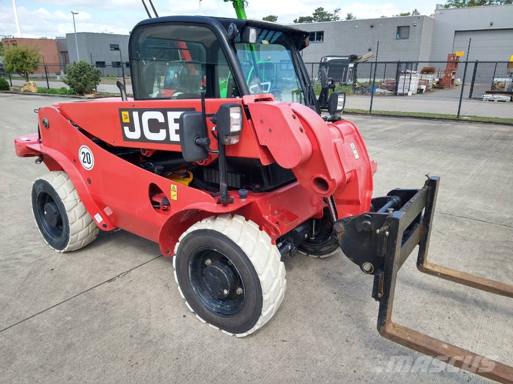 JCB 520-40 4WS (143) Telescopic handlers