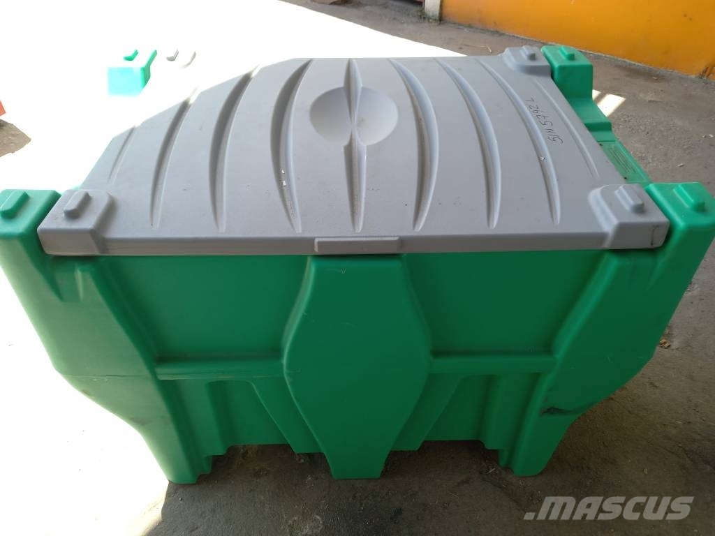 Emiliana Serbatoi 440 Lt Fuel and additive tanks