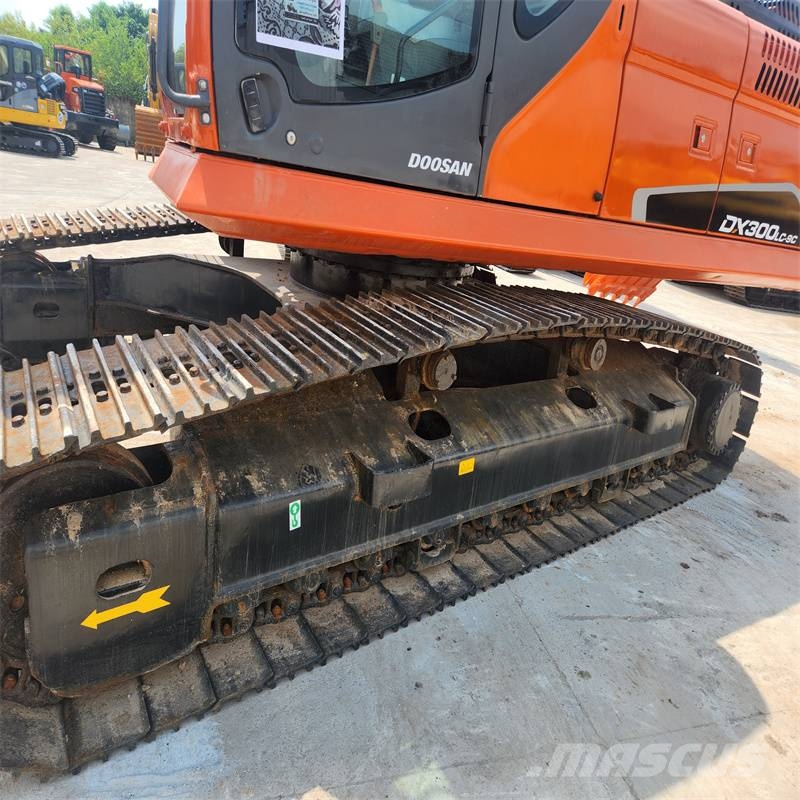 Doosan DX 300 LCA Гусеничні екскаватори