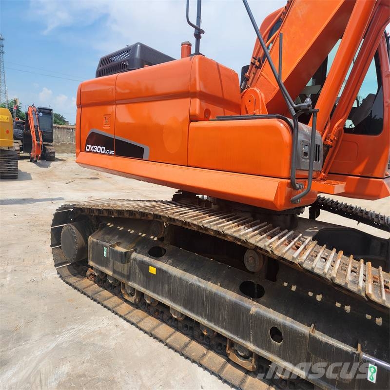 Doosan DX 300 LCA Гусеничні екскаватори