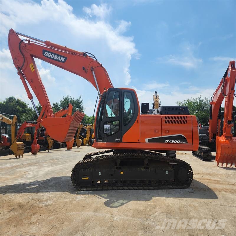 Doosan DX 300 LCA Гусеничні екскаватори