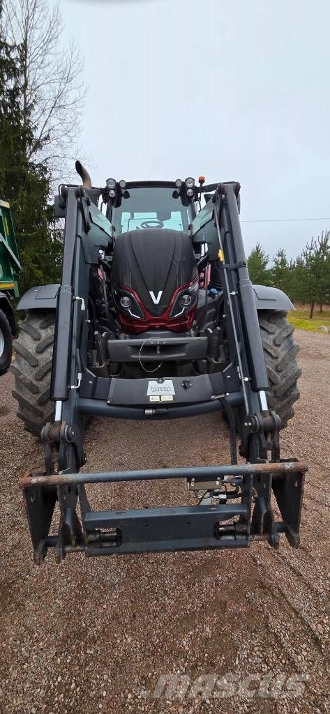 Valtra T154 Versu 拖拉机/农用车