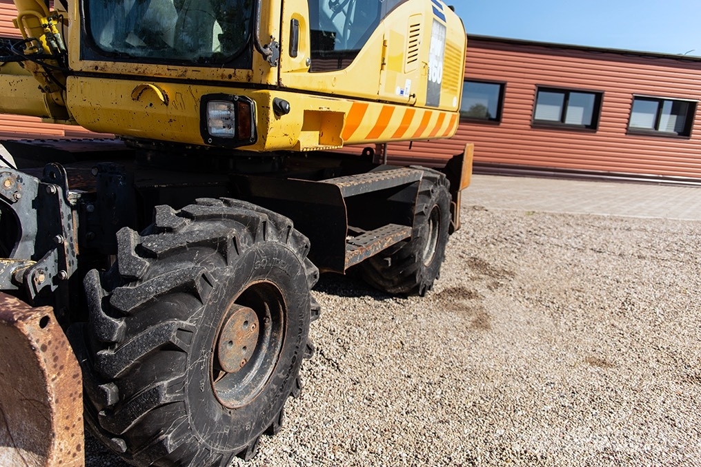 Komatsu PW160-7 Excavator for Sale  by parts Escavadoras de rodas
