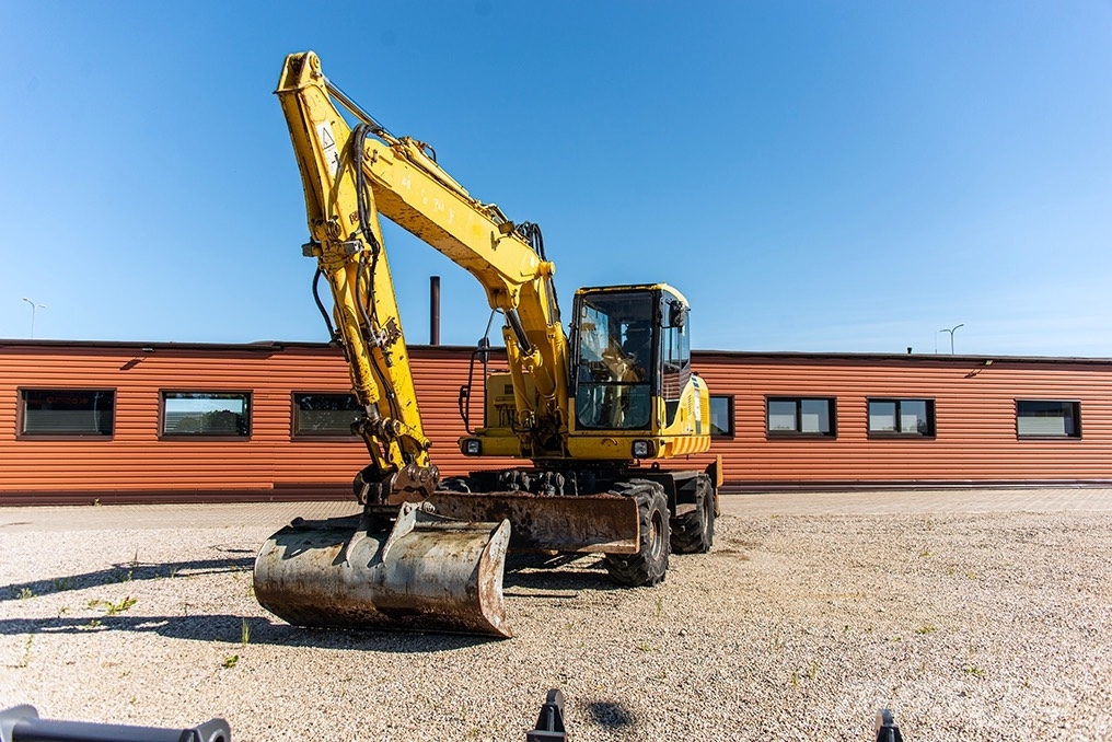 Komatsu PW160-7 Excavator for Sale  by parts Escavadoras de rodas
