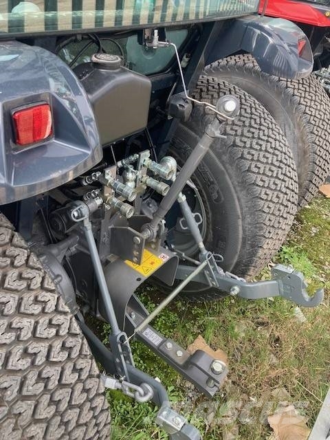 Massey Ferguson 1750M HC COMPACT TRACTOR Traktoren