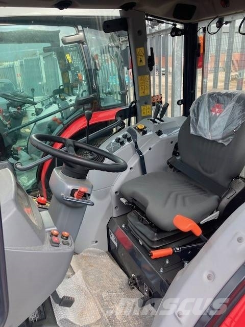 Massey Ferguson 1750M HC COMPACT TRACTOR Traktoren