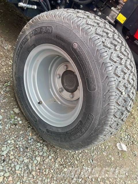 Massey Ferguson 1750M HC COMPACT TRACTOR Traktoren