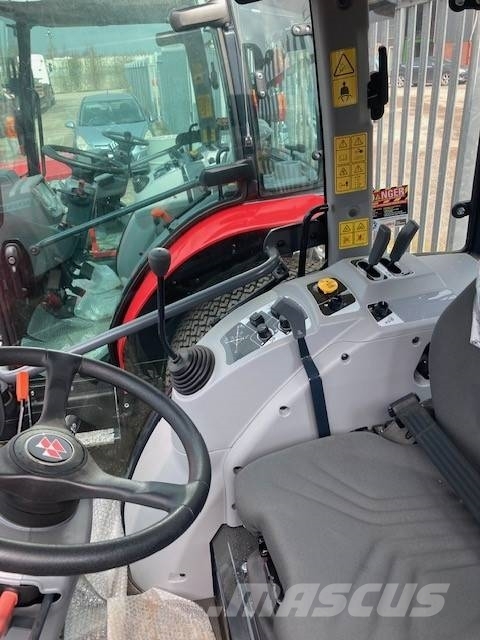 Massey Ferguson 1750M HC COMPACT TRACTOR Traktoren
