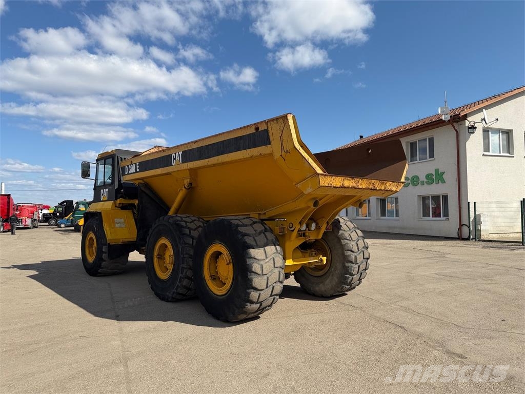 CAT Iný model VIN 411 Mezei dömperek
