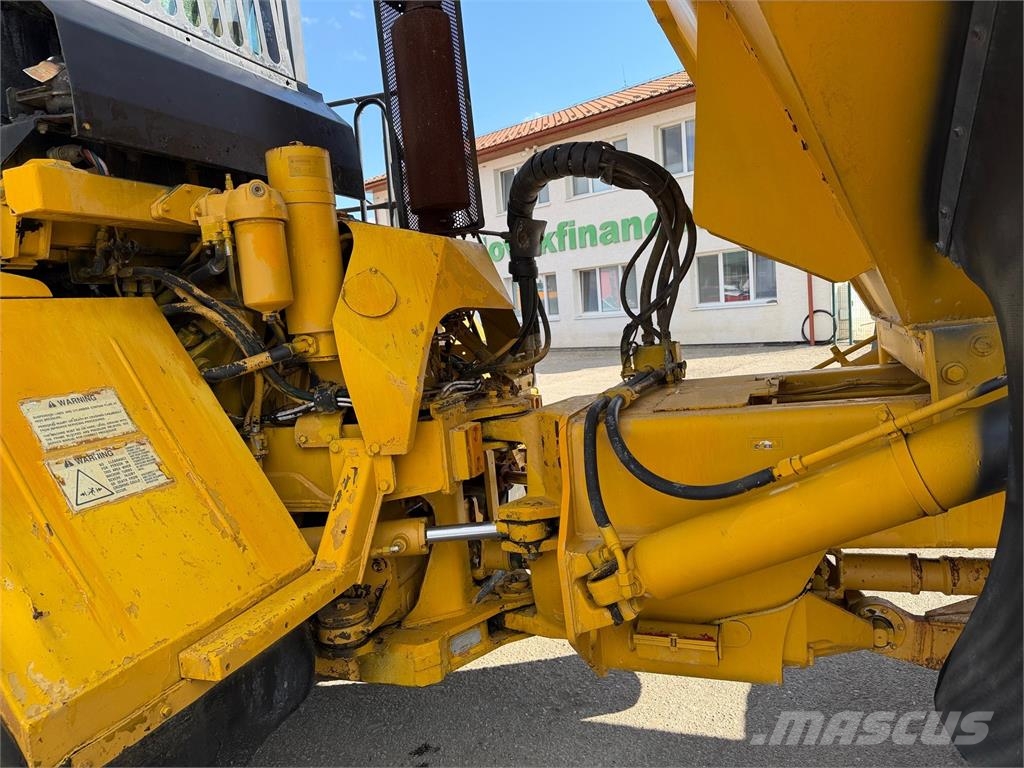 CAT Iný model VIN 411 Mezei dömperek