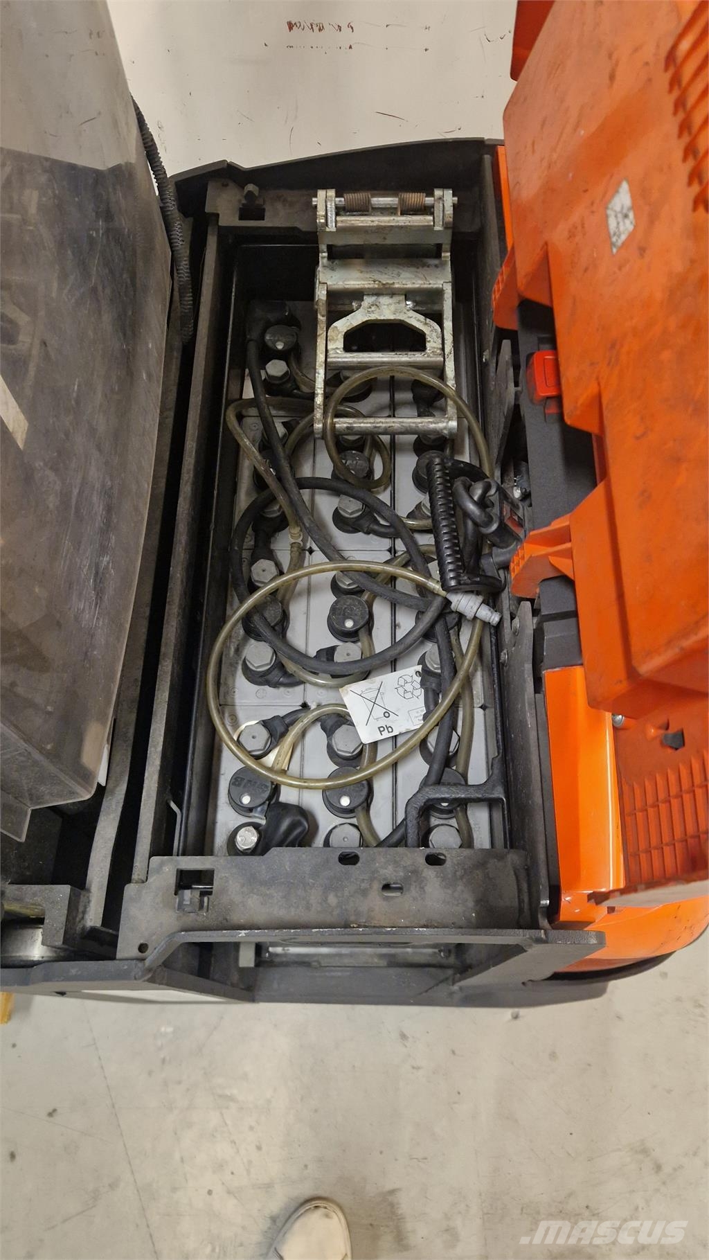 Toyota SWE120L 行走式堆垛机