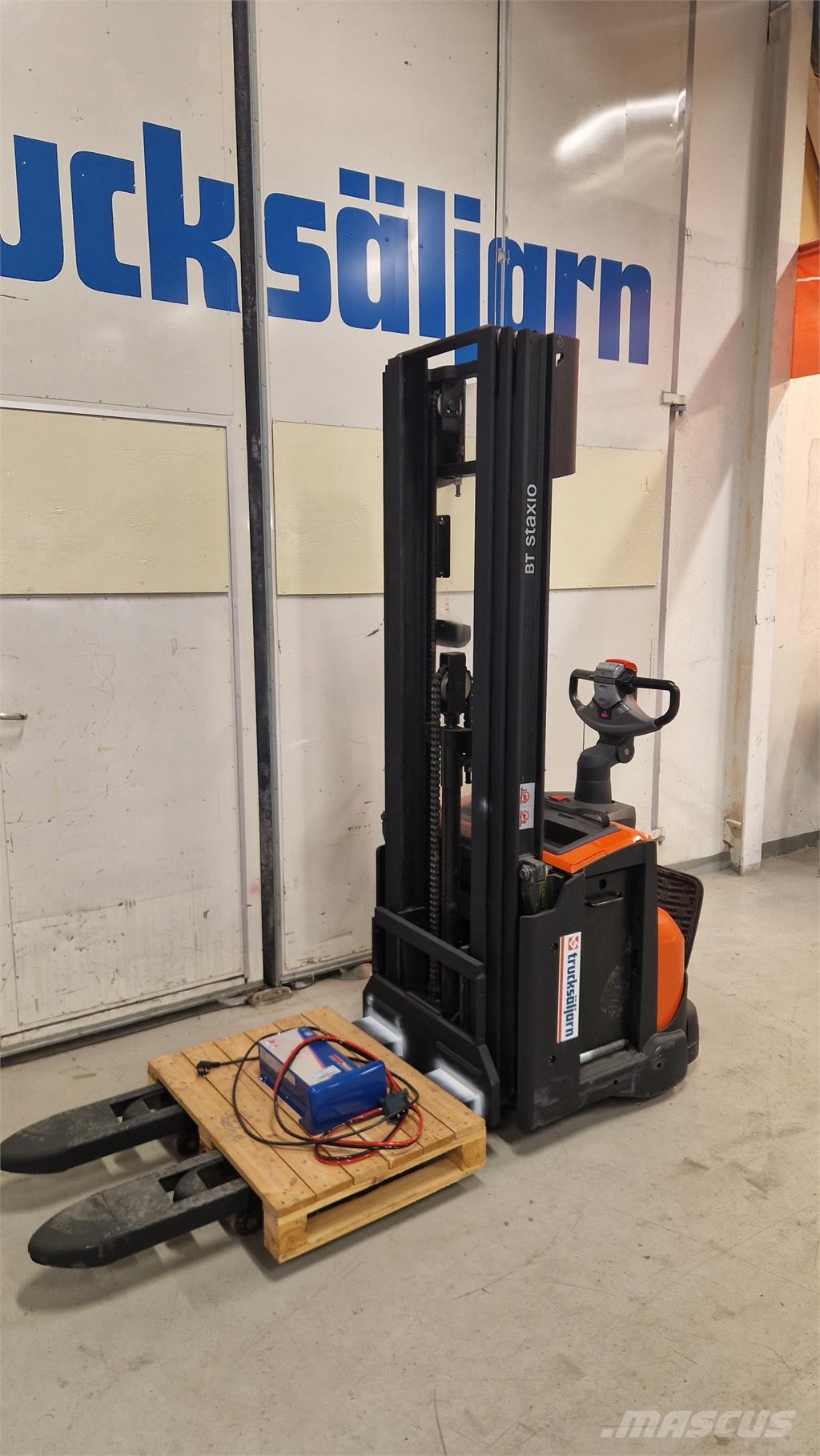 Toyota SWE120L 行走式堆垛机