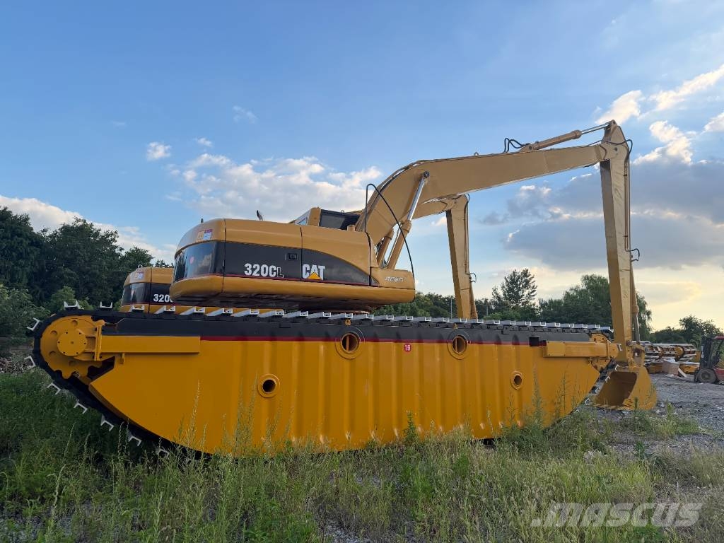 CAT 320 Custom-built amphibious excavators Екскаватори-амфібії