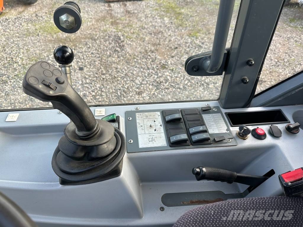 Kramer 750 Radlader Netto 25.000 EUR Klappschaufel لوادر بعجل