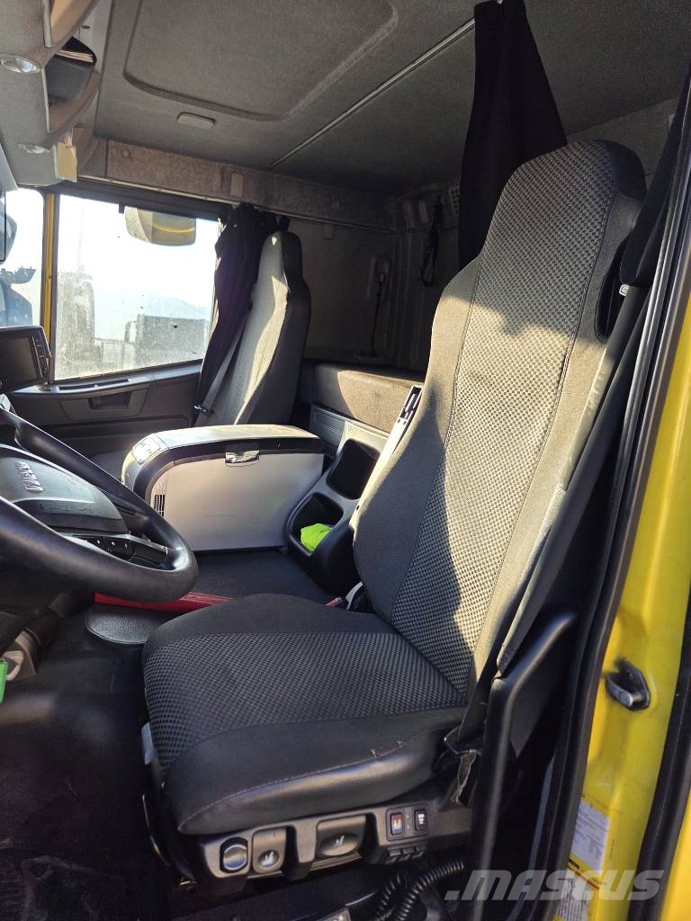 Iveco HI-STREET 260S46 XP Бортові вантажівки
