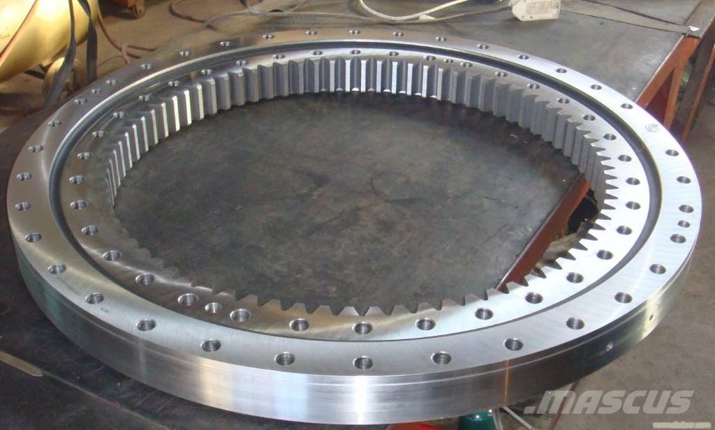 Komatsu PC220-7 swing circle assy 20Y-25-00301 الشاسيه والتعليق