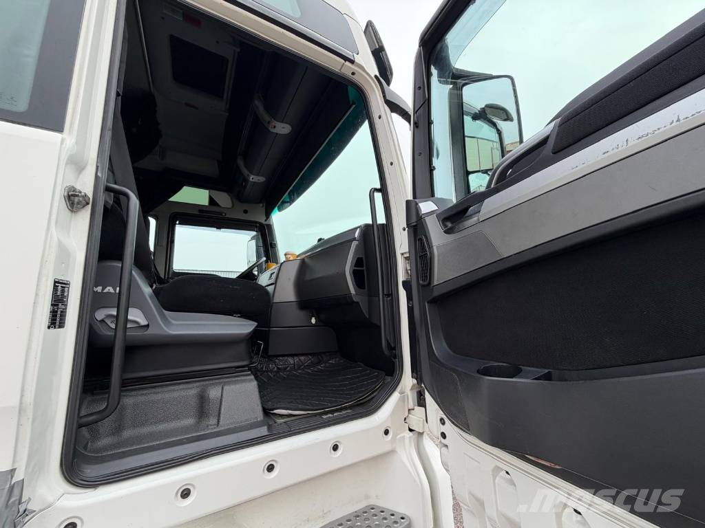 MAN TGX 28.480 6X2-2 BLS Hydraulik Vetopöytäautot