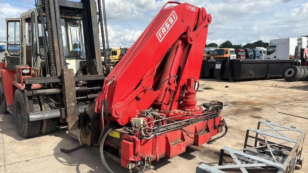 Fassi F365A.2.26 (WITH RADIO / REMOTE / 6X HYDRAULIC EXT رافعات تحميل