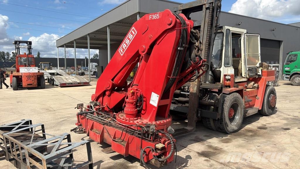 Fassi F365A.2.26 (WITH RADIO / REMOTE / 6X HYDRAULIC EXT رافعات تحميل