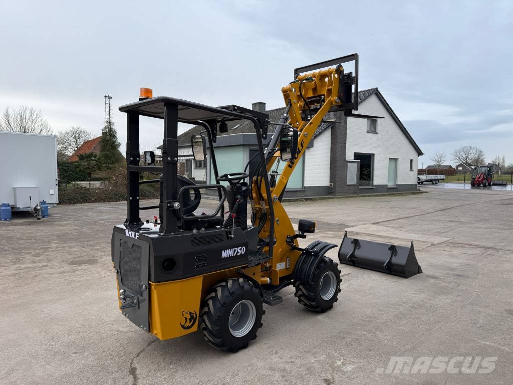 Wolf MINI 750 Cargadoras multifunción