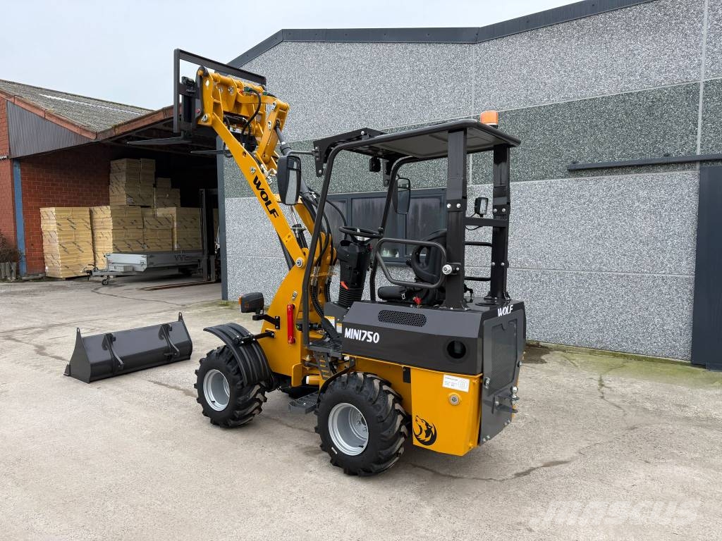 Wolf MINI 750 Cargadoras multifunción
