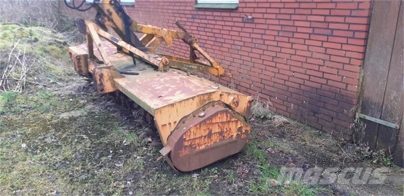 Bomford Dynadrive med stubharve Harver