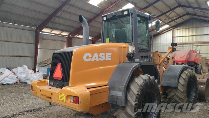 CASE 621D BUD MODTAGES Chargeuse sur pneus