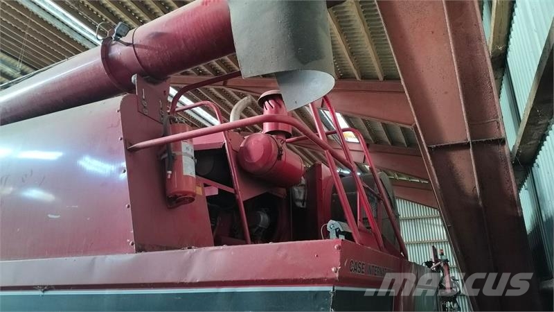 Case IH Axial-Flow 1640 16 fod skærebord حصادات