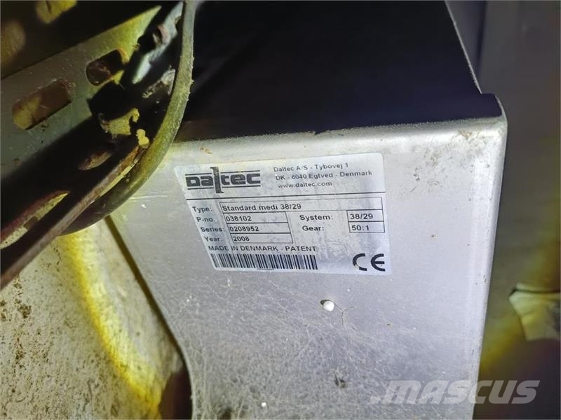 Daltec Træk station til 32 mm Ostali stroji in oprema za živino