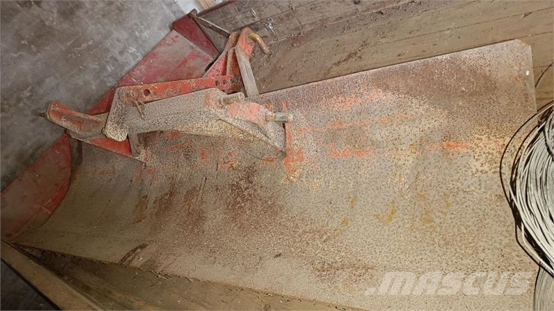  Dozerblad ca. 2 meter (momsfri) Lâminas