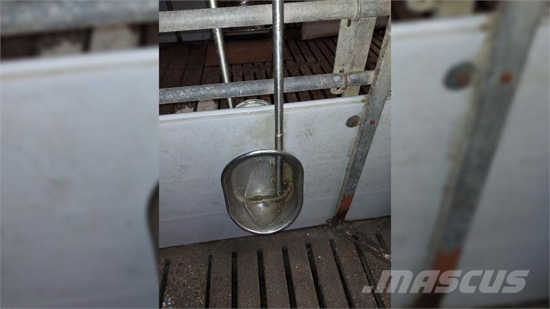  Drikkekopper, 72 stk. Other livestock machinery and accessories
