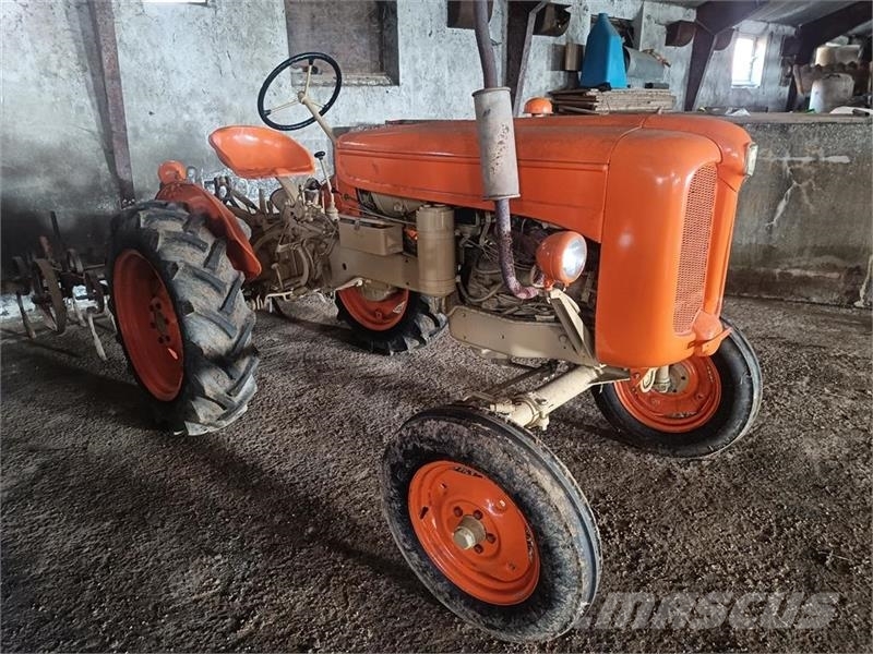 Fiat motor renoveret Traktoriai