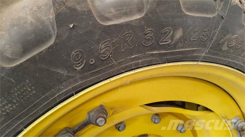 For: 9,5R32, Bag: 11,2R48 Gume, točkovi i felne