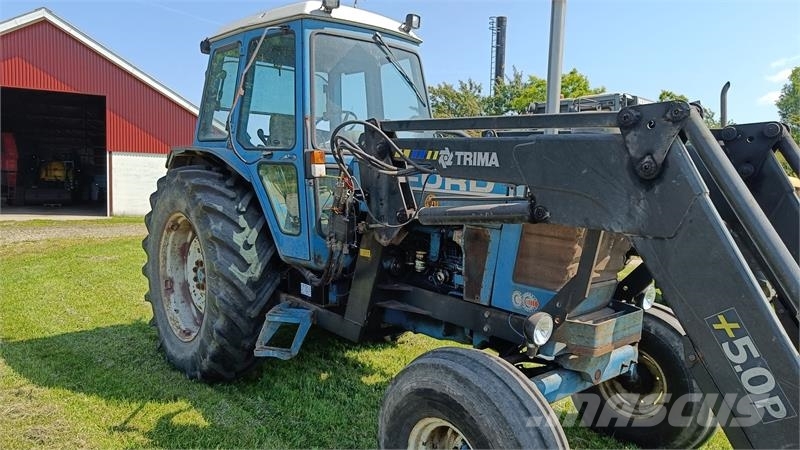 Ford 8210 med frontlæsser 트랙터