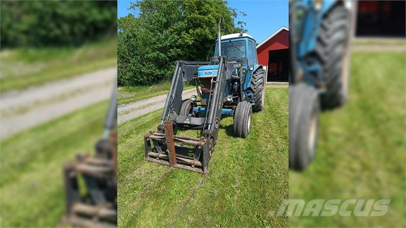 Ford 8210 med frontlæsser 트랙터
