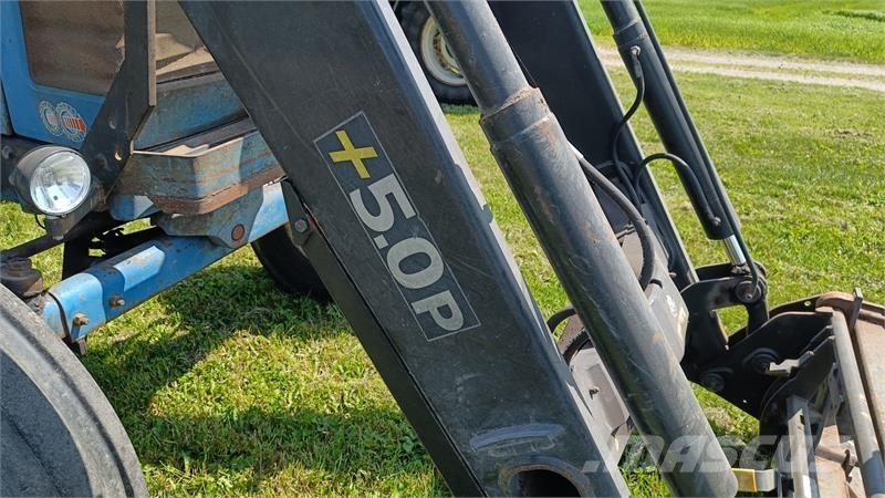 Ford 8210 med frontlæsser 트랙터