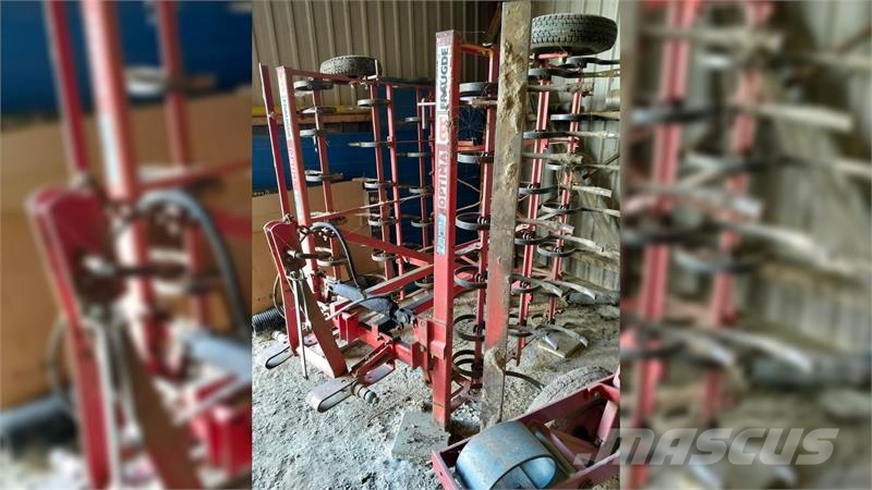 Fraugde 4 m  med rotorsmuldrer & slæbeplanke Борони