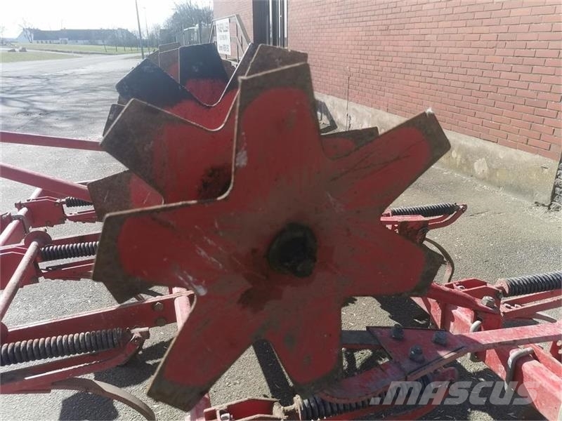 Fraugde Turbo 13 tands med halmnedmuller Борони