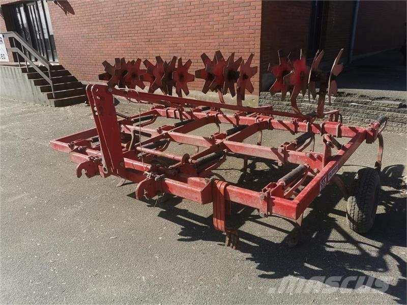 Fraugde Turbo 13 tands med halmnedmuller Борони
