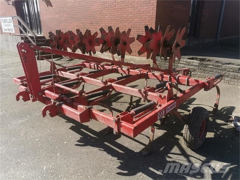 Fraugde Turbo 13 tands med halmnedmuller Борони