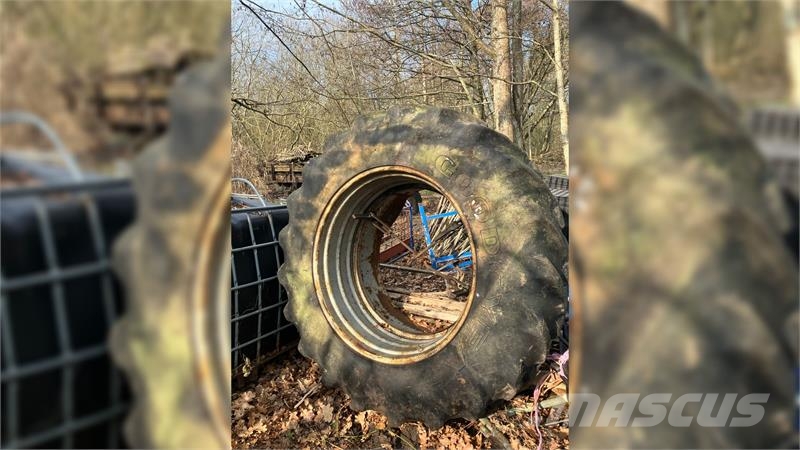 Goodyear 18.4R38  med låse Pneus, rodas e aros