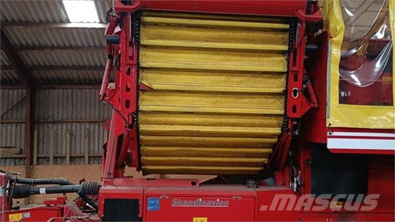 Grimme SE 150-60 Grimme SE 150-60, med hjultræk og med 17 馬鈴薯收穫機和挖掘機