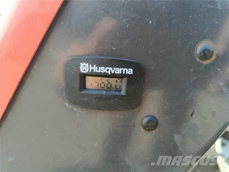 Husqvarna P 525D コンパクトトラクター