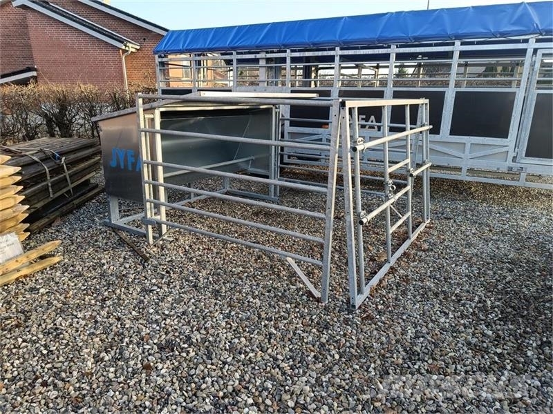 Jyfa Kalveboks - foderhæk Other livestock machinery and accessories