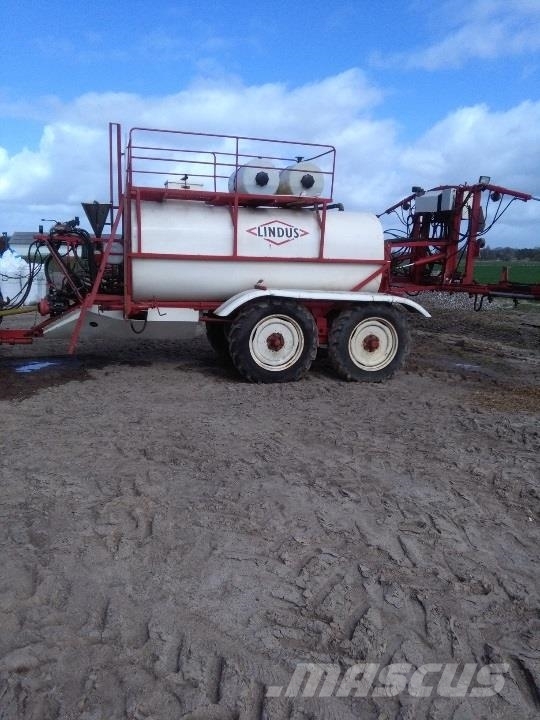 Lindus 5200 - 24 mtr. 5200 liter + 300 liter ren vand Trailed sprayers