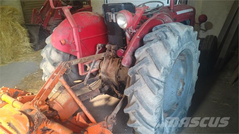 Massey Ferguson 35 X med førerhus (Sælges momsfri) Traktori